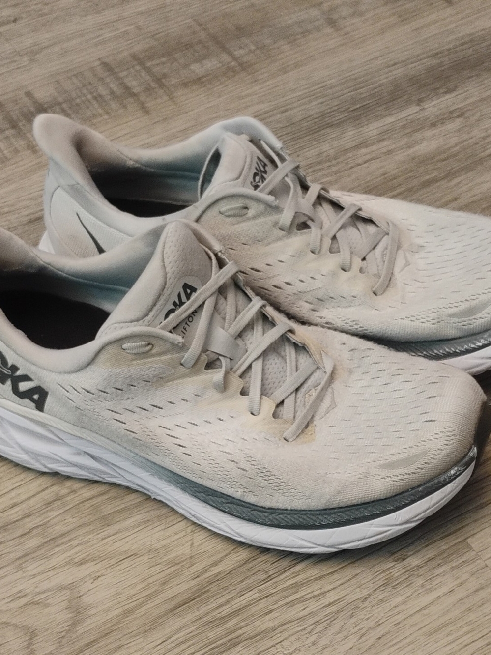Hoka One One Clifton 8 Neutral Running Shoes in Light Gray Men's Size 11.5 2E